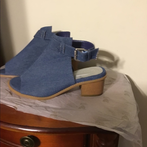 Demin Sandals - Picture 2 of 4